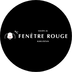 Salon de fenetre rouge